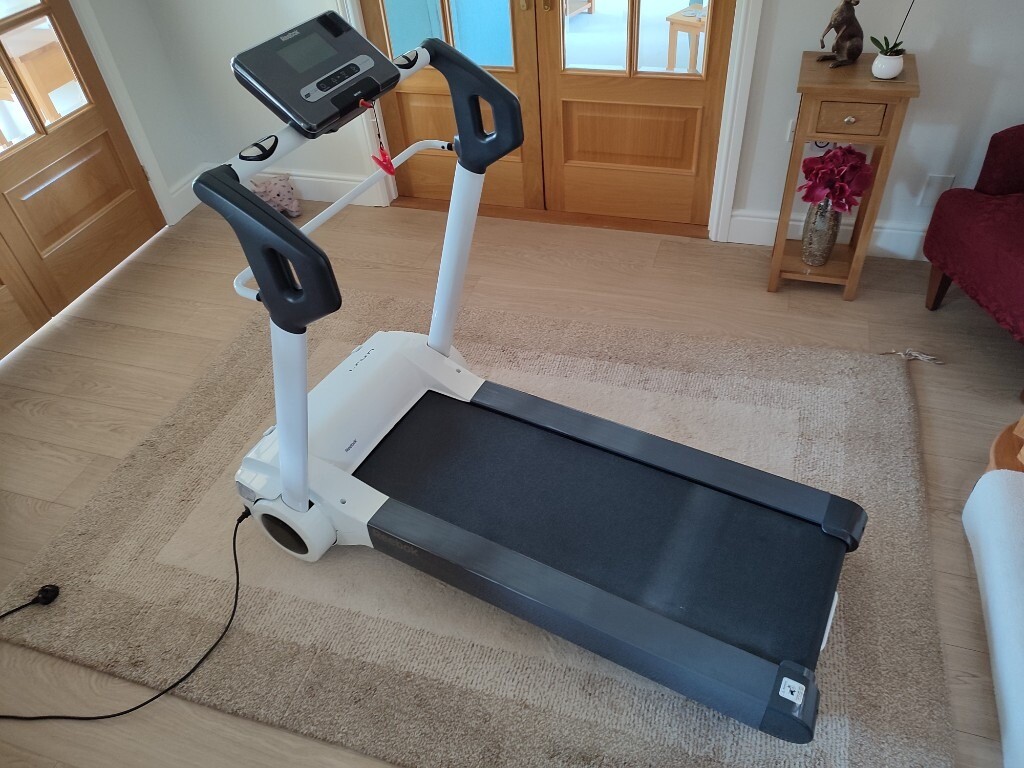 reebok i run treadmill